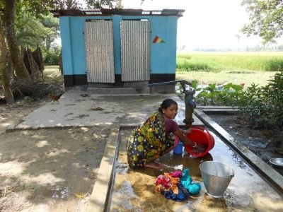 Clear-Tin-Washing-Laundry-Optimized
